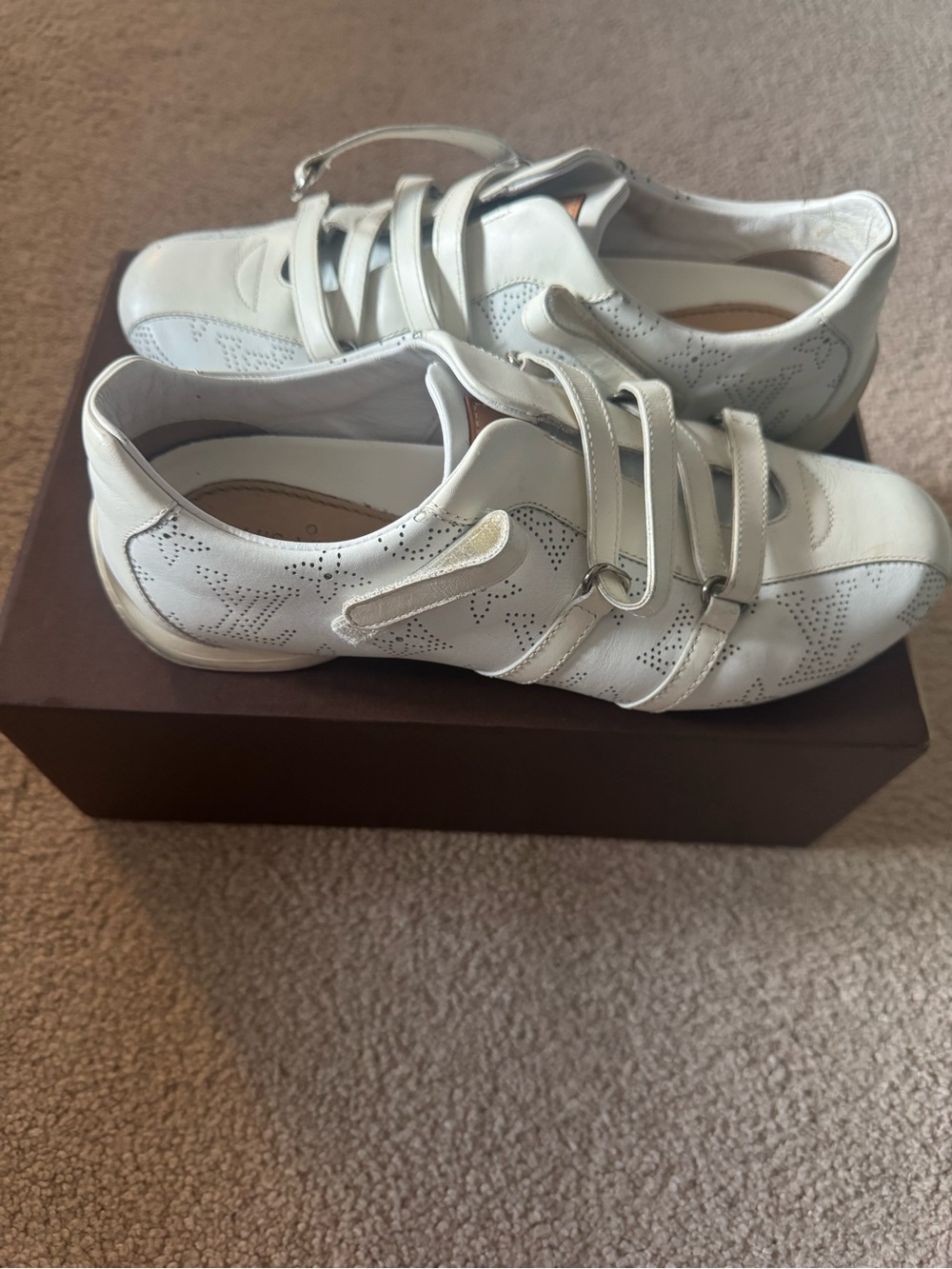 Louis Vuitton Womens Frontrow Velcro Sneaker